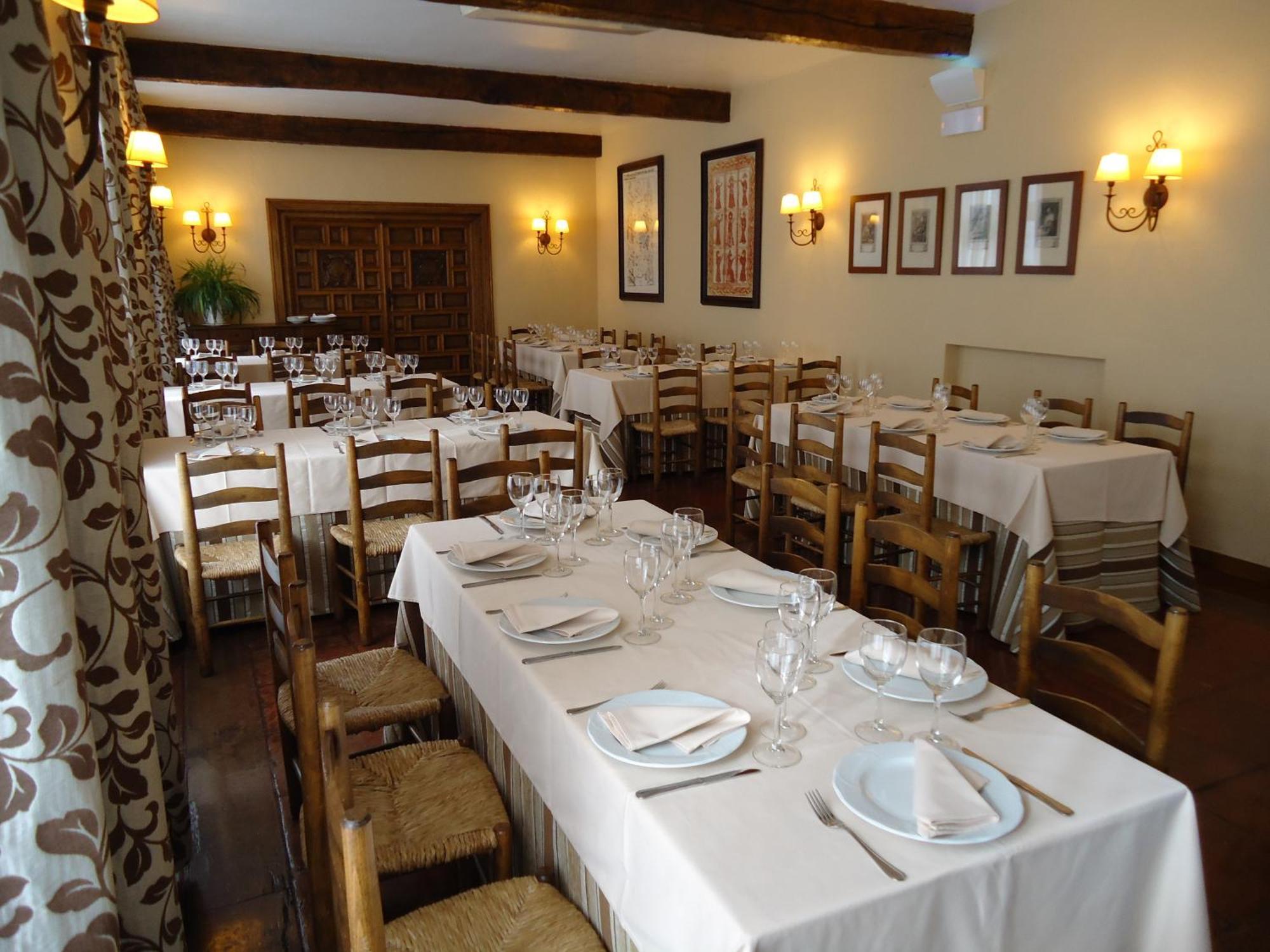 Hotel Monasterio de Leyre Yesa Buitenkant foto