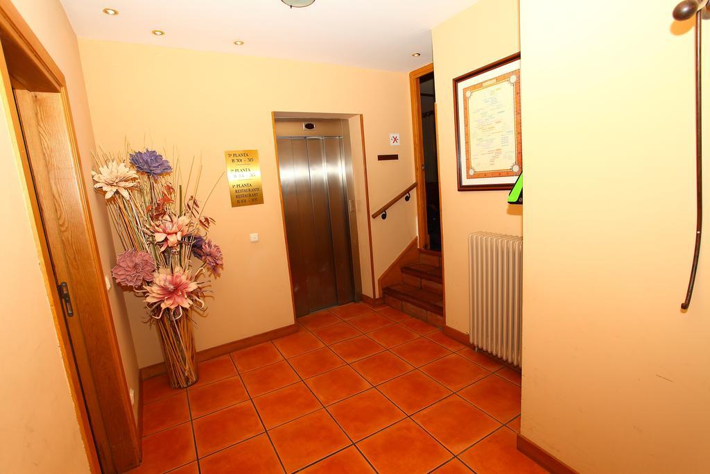 Hotel Monasterio de Leyre Yesa Buitenkant foto