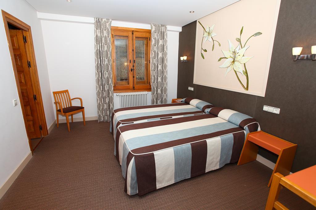 Hotel Monasterio de Leyre Yesa Buitenkant foto