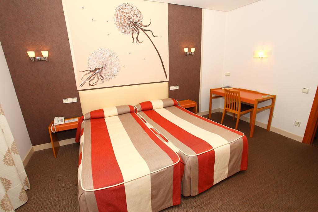 Hotel Monasterio de Leyre Yesa Buitenkant foto