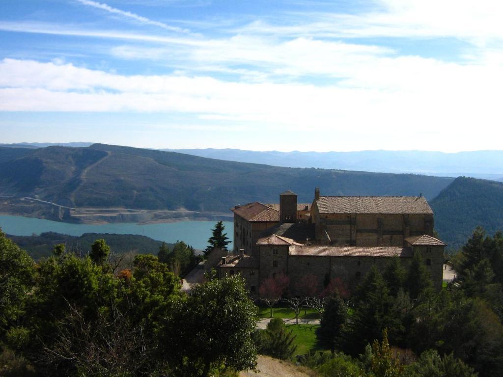 Hotel Monasterio de Leyre Yesa Buitenkant foto