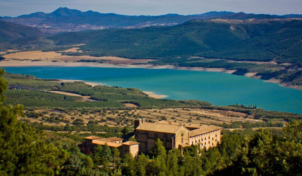 Hotel Monasterio de Leyre Yesa Buitenkant foto